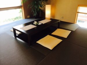 和モダンな部屋