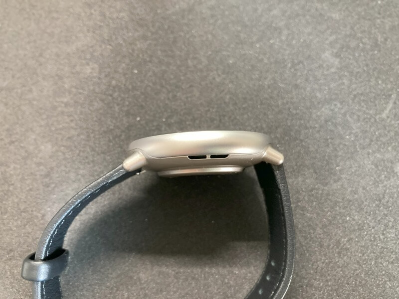 Amazfit Active2の左側面