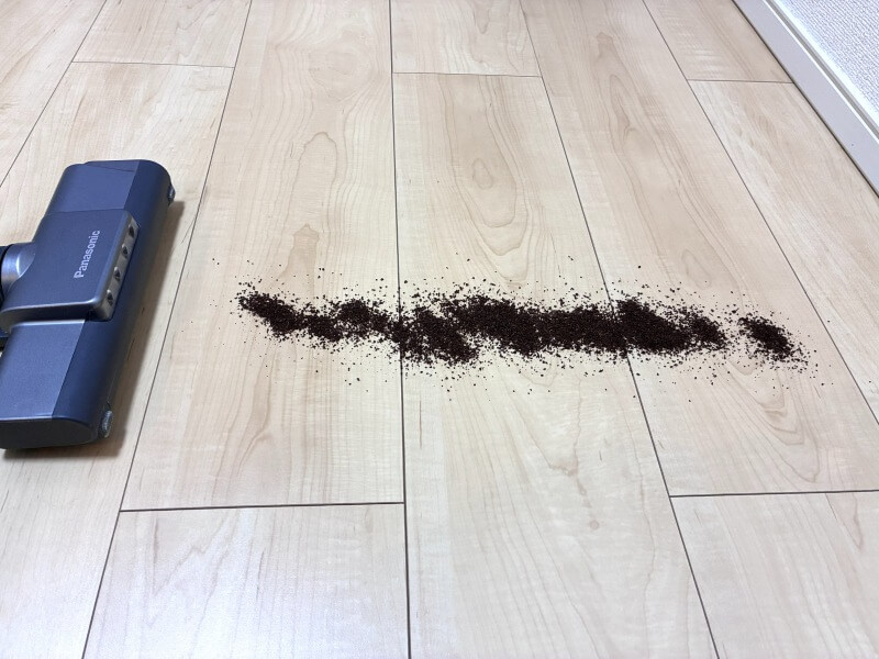 MC-SB55Kの吸引力テスト(コーヒー粉)