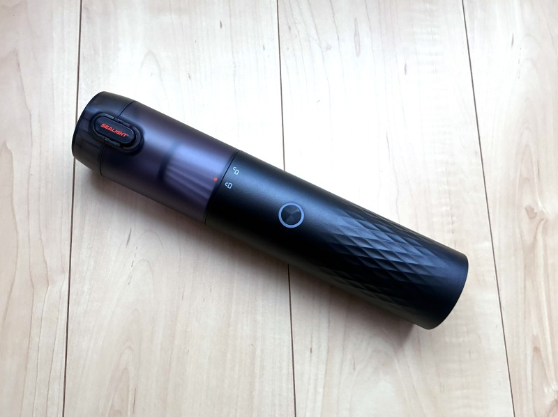 SEALIGHTの車用掃除機の外観