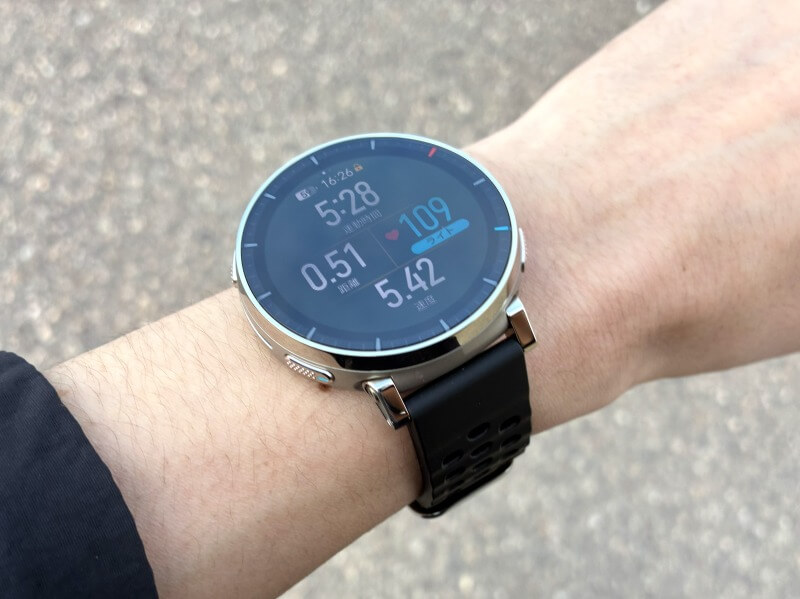 Amazfit Active 3 Premium装着シーン