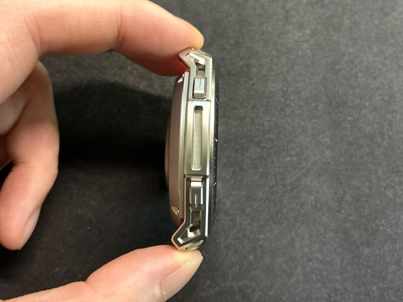 Amazfit Balance 3のベゼル左側